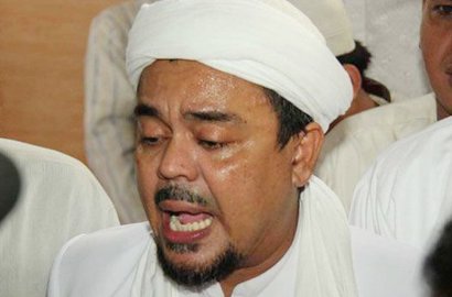 Ditunggu di Indonesia, Habib Rizieq Malah Berencana Long Stay di Arab Saudi?