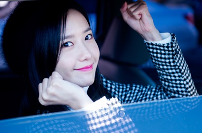 Syuting 'King Loves', Yoona Ceria Dapat Truk Makanan Bergambar Wonder Woman