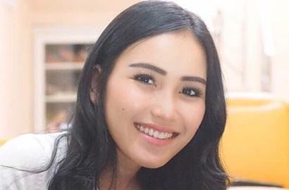 Berwajah Ceria Ucapkan Selamat Ultah ke Asisten, Ayu Ting Ting Cuma Pura-Pura Sakit?