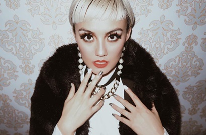 Unggah Foto Diduga Petunjuk Lagu Baru, Agnez Mo Ditagih Gelar Konser Tunggal