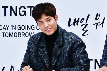 Menolak Diberi Hadiah Saat Fansign, Ekspresi Park Bo Gum Ini Bikin Jatuh Hati