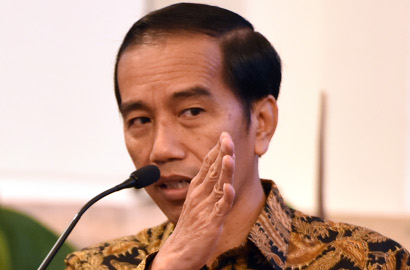 Buka Puasa di Pos Polisi Tol Jagorawi, Presiden Jokowi Juga Jadi Imam Shalat