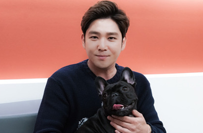 Muncul Usai Skandal Mabuk, Kangin SuJu Senyum Manis Bareng Miss Korea
