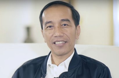 Kunjungan ke Tasikmalaya, Celana Jeans dan Sepatu Kets Jokowi Jadi Sorotan