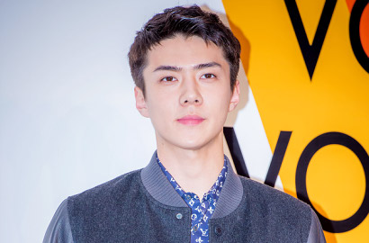 Pakai Jas dan Kemeja Kedodoran, Sehun EXO Menawan di Cover Majalah