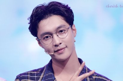 Unggah Video Sedang Olahraga, Lay EXO Bikin Fans Menjerit