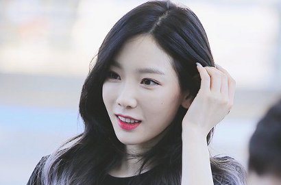 Manis Tapi Seksi, Gaya Tae Yeon Saat Berangkat ke Hong Kong Ini Bikin Terpukau