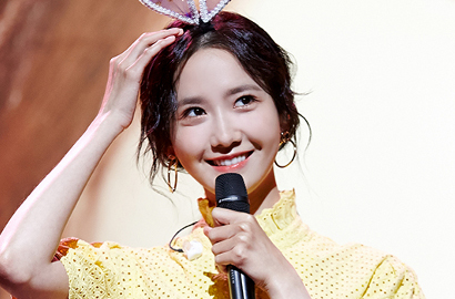 Pakai Baju Rp 5 Juta, Yoona Malah Makin Seksi Umbar Pundak Mulus