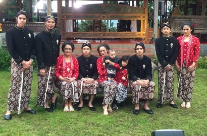 Dua Anak Mulan Absen Foto Keluarga Bareng Ahmad Dhani, Netter: Enggak Diakui?