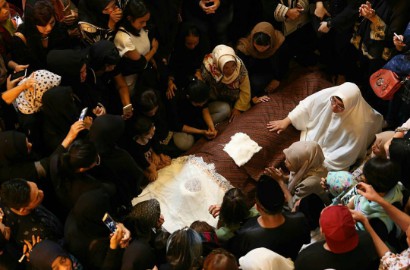 Adik Protes, Ibu Justru Senang Makam Julia Perez Jadi Tempat Syuting