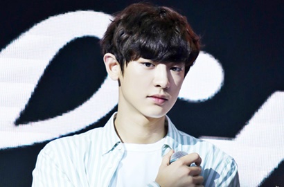 Beredar Foto Chanyeol EXO Masuki Gedung SM dengan Gaya Rambut Baru, Fans Heboh