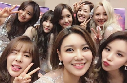 Tiffany Lesu, Tae Yeon-Yoona Cs Umbar Senyum di Bandara Menuju Jeju