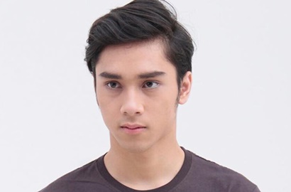 Keren, Achmad Megantara Belajar Bahasa Romania Demi 'Roman Picisan'