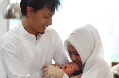 Beri Ucapan Romantis di Hari Ultah Istri, Tulisan Tangan Fedi Nuril Jadi Sorotan