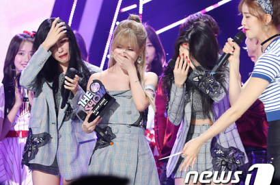 Nangis Menang Perdana di 'The Show', T-Ara Justru Tuai Pro Kontra