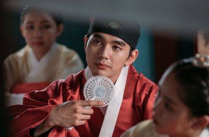 Ceria Syuting 'Ruler of The Mask', Deretan Senyum Yoo Seung Ho Ini Bikin Meleleh