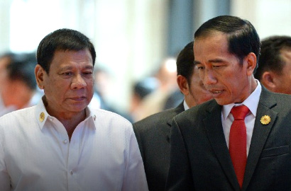 Jokowi Telepon Duterte, TNI Siap Kirim Pasukan Gempur ISIS di Marawi