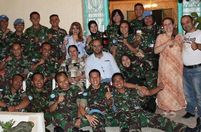 Salat di Depan Gambar Yesus, Foto TNI AD Ini Tuai Sorotan di Medsos