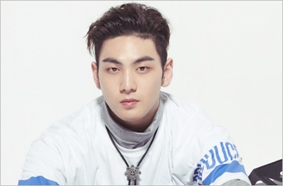 Foto Saat SMP Beredar, Inikah Bukti Dongho NU'EST Tak Lakukan Pelecehan?