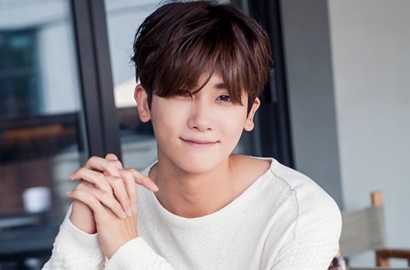 Hyungsik Jadi Bintang Tamu Fanmeet Park Hyo Sin dan Belikan Fans Es Krim