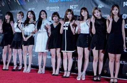 Super Seksi, Intip Aksi Twice Cover 'Bad Girl, Good Girl' miss A di KCON New York