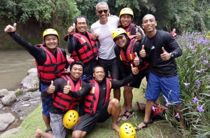 Nikmati Liburan di Bali, Barack Obama Jajal Rafting Susuri Sungai Ayung