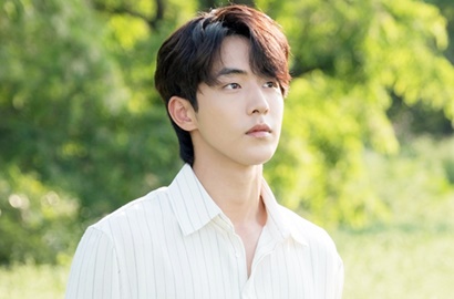 Dandanan Nam Joo Hyuk di Foto Karakter 'Water God' Lagi-Lagi Dicibir Netter