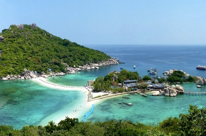 Pulau Ini Indahnya Bukan Main, Tapi Kamu Pasti Ngeri Saat Tahu 7 Kisah Misteri Kematian Turis Muda