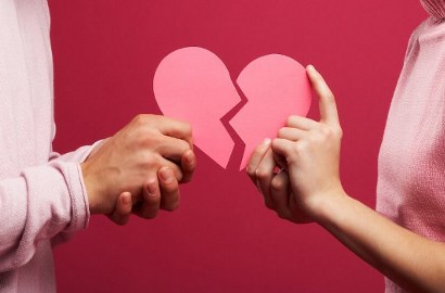 Kasihan, 5 Zodiak Ini Sering Sakit Hati Karena Terlalu Dalam Sayang Sama Orang, Kamu Termasuk Juga?