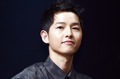 Song Joong Ki Kirim Truk Makanan ke Lokasi Syuting 'The Best Hit', Dukung Siapa?