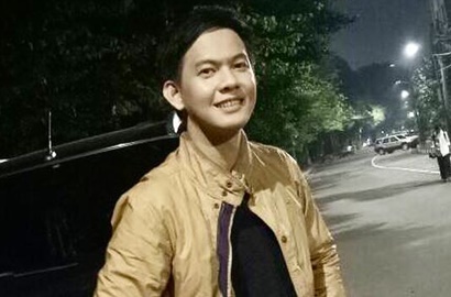 Heboh Andi Arsyil Main Air di Pantai Bareng Cewek Berhijab, Netter: Pacar Baru?