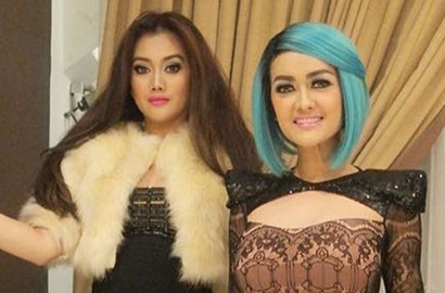 Bagikan Foto Julia Perez dengan Pakaian Terbuka, Nia Anggia Dinasihati Netizen