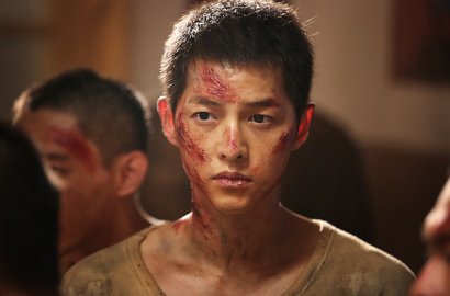 Rilis Juli, Lusuhnya Song Joong Ki cs Siap Melawan di Poster 'Battleship Island'