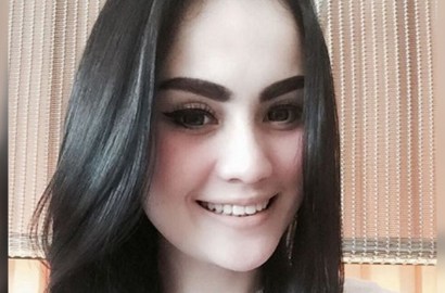 Hati 'Menjerit' Diselingkuhi, Sarita Bongkar Cara Jennifer Dunn Ambil Suami Orang