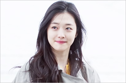 4 Bulan Pacaran Langsung Putus, Sulli Belum Move On dari Choiza?