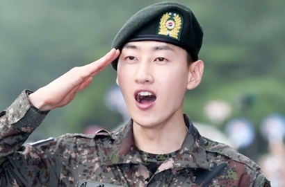 Obati Kangen ELF, Eunhyuk Bikin Histeris Selfie Perdana Usai Wamil