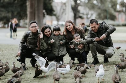 Ajak Babysitter Foto Keluarga, Kebaikan Hati Ashanty Dipuji Habis-Habisan