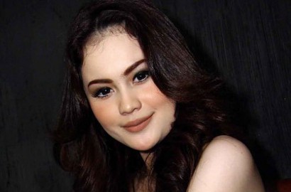 Kode-Kode Mesra, Jennifer Dunn Disindir Kembali Incar Suami Sarita Karena Kehabisan Uang