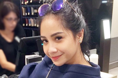 Dihina Gembrot Hingga Pamer Bra, Berapa Total Harga Fashion OOTD Nagita Slavina Ini?