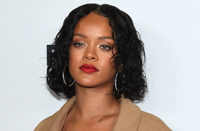Cantik Berbalut Gaun Ala Balerina, Rihanna Jadi Bahan Pembicaraan Netizen