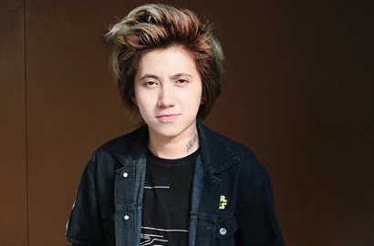 Foto Remas Dada Cewek Bikin Geger, Isu Lesbian Dera 'Idol' Cuma Gimmick?