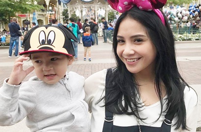 Nagita Tampil Cantik Pakai Jaket Bomber, Netter Tak Kuat Lihat Harganya, Berapa?