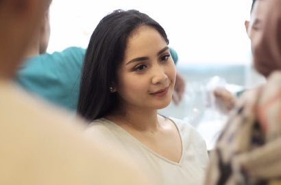 Ayu Ting Ting Dibully, Nagita Bersandar dan Peluk Pria Selain Raffi Malah Dipuji