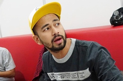 Unggah Foto Injak-Injak Mobil Lamborghini, Raffi Ahmad Ramai Dihujat Tukang Pamer