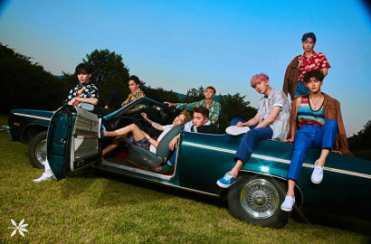 Rayakan Comeback EXO, Para Profesor Ewha University Nyanyi 'Growl' di Acara Kampus
