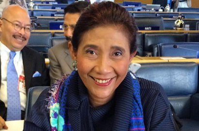 Usai Joget Heboh, Aksi Menteri Susi Adu Plank dengan Staff Tuai Komentar Netter