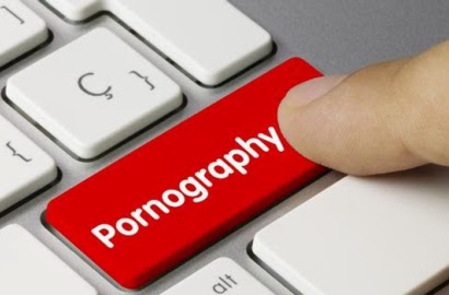 Tak Ada Guru, Foto Siswa Tonton Video Porno dengan Proyektor Viral di Medsos
