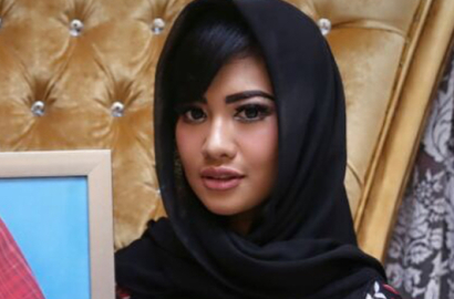 Sempat Sewot Dihujat Pakai Baju Terbuka ke Makam, Adik Julia Perez Lakukan Ini
