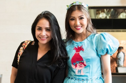 Nagita Makin Ramping dan Dipuji Cantik oleh Sarwendah, Kapan Ayu Diajak Foto Bareng?