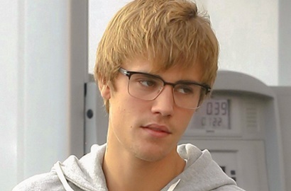 Justin Bieber Kepergok Remas Alat Kelaminnya di Tempat Umum